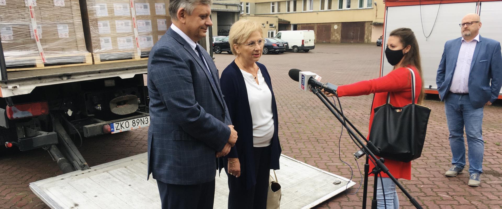 MPS przekazał koszalińskim szkołom płyny do odkażania